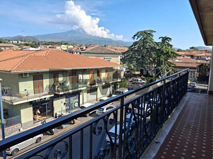 Appartamento quadrilocale in affitto in Via Guglielmo Marconi, Pedara