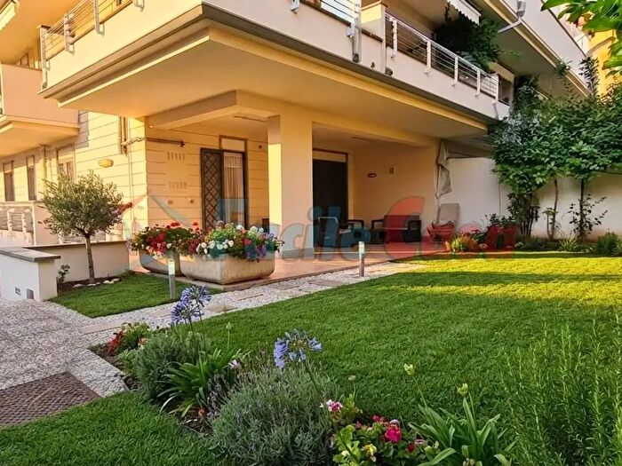 Appartamento trilocale in vendita in Via di Vittorio, Formia