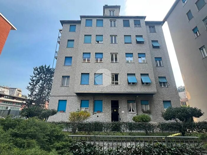 Appartamento trilocale in affitto in Via Livigno, Milano