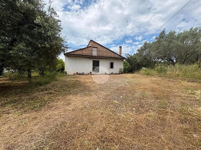 Casa quadrilocale in vendita in Via Cosenza, Montalto Uffugo