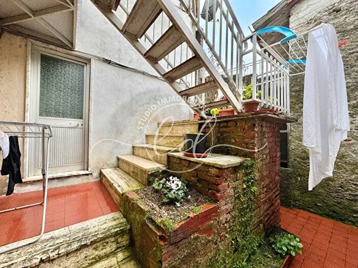 Casa quadrilocale in vendita in Seravezza