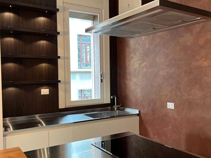 Appartamento trilocale in affitto in Via San Vito, Carrobbio, Milano