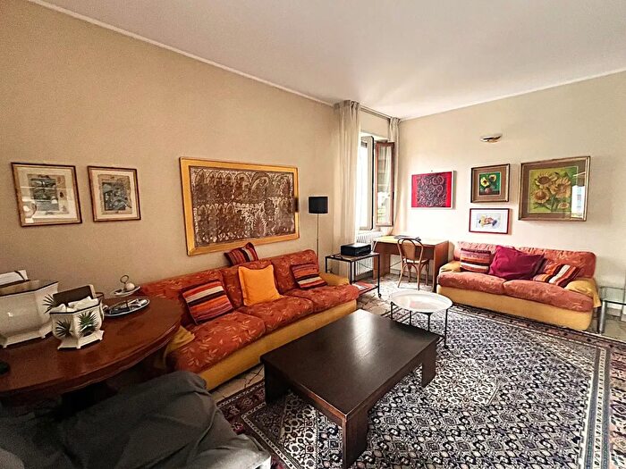 Appartamento quadrilocale in vendita in Via delle Primule, Milano