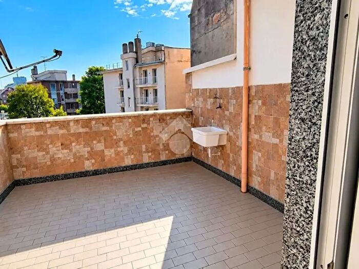 Appartamento bilocale in vendita in Viale Monza, Milano