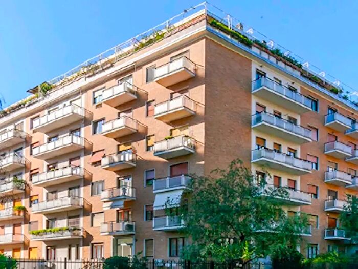 Appartamento quadrilocale in vendita in Via Medardo Rosso, Milano