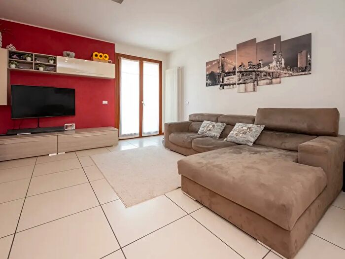 Appartamento trilocale in vendita in Via Guareschi, Monselice