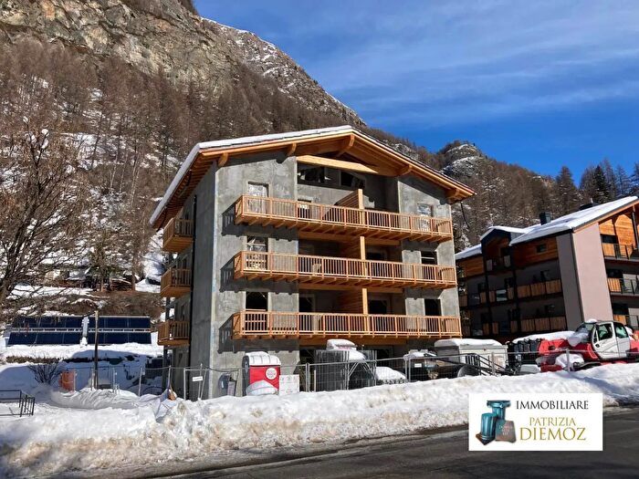 Appartamento trilocale in vendita in Frazione Lillaz, Cogne