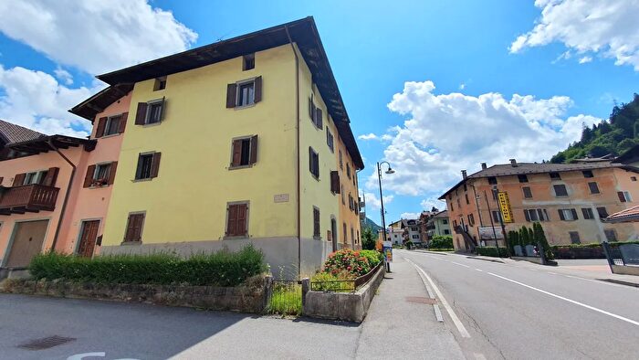 Casa con 5 locali in vendita in Via Noal, Sella Giudicarie