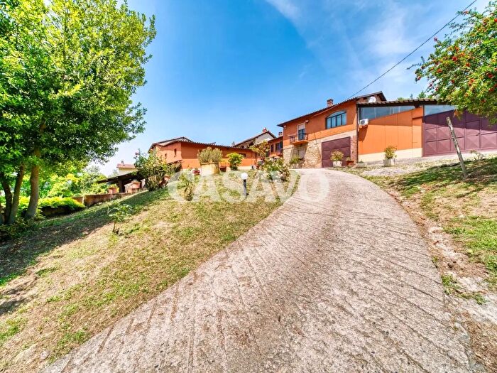 Casa con 10 locali in vendita in Strada Coletto, Moncalvo