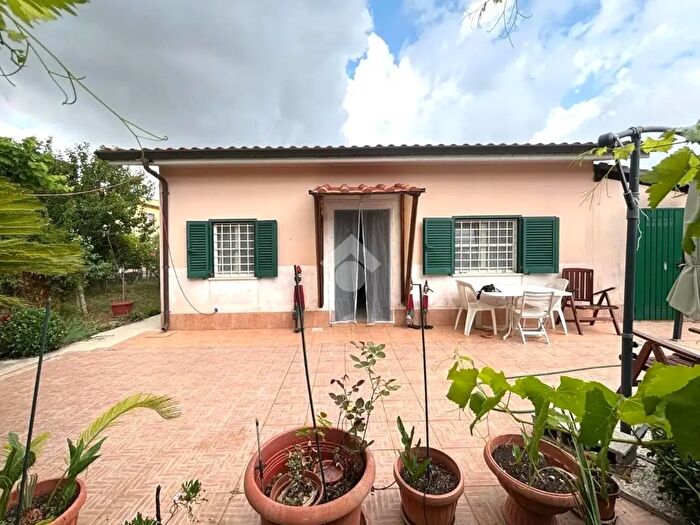 Casa trilocale in vendita in Via dei Garofani, Cisterna Di Latina