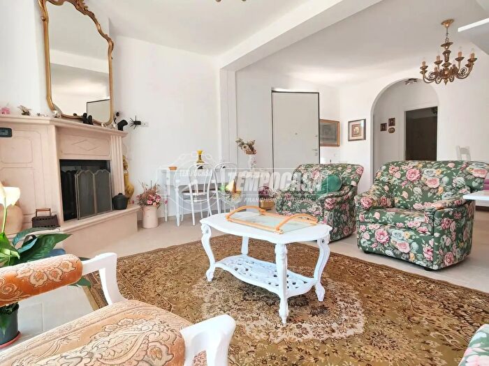 Casa con 5 locali in vendita in Strada Comunale Pricci, Putignano