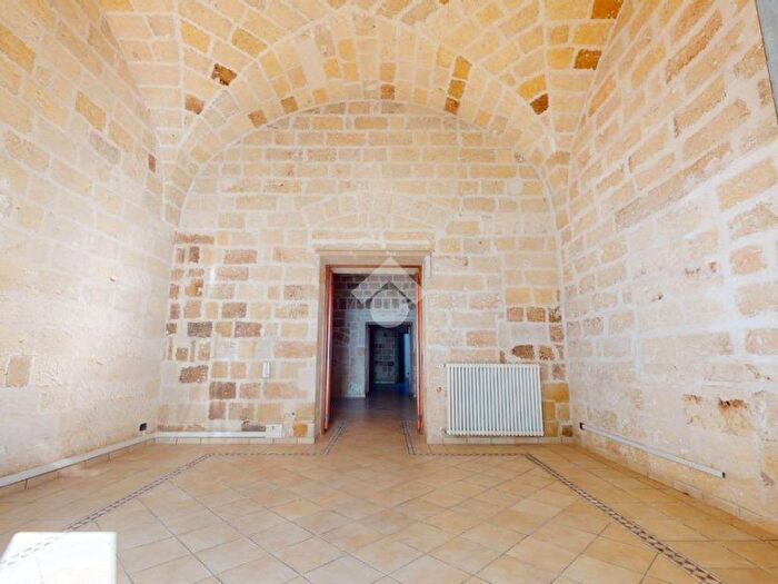 Appartamento trilocale in affitto in Via Regina Elena, Francavilla Fontana