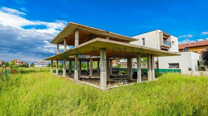 Casa con 5 locali in vendita in Via La Colombaia, Forli