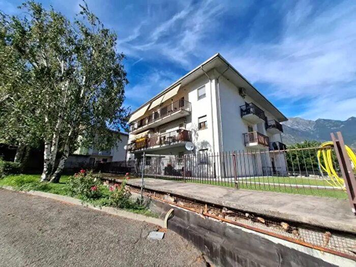 Appartamento trilocale in vendita in Via Tornafol, Chatillon