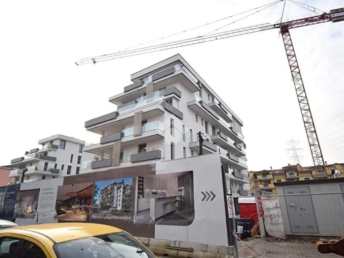 Appartamento trilocale in vendita in Via Bindellera, Brugherio