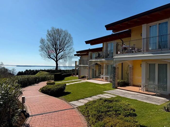 Appartamento trilocale in affitto in Via Giovanni Pascoli, Manerba Del Garda