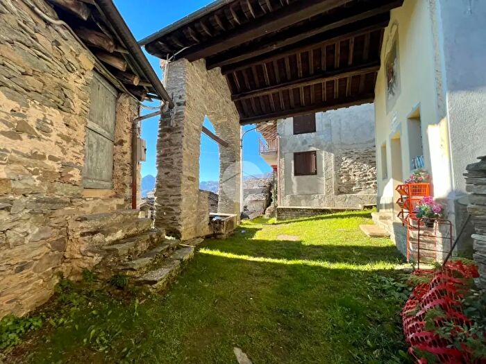 Case in Vendita e in Affitto - 2