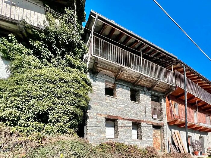 Casa bilocale in vendita in Via delle Valli, Monastero Di Lanzo