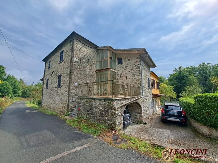 Casa con 6 locali in vendita in Loc Villa, Tresana