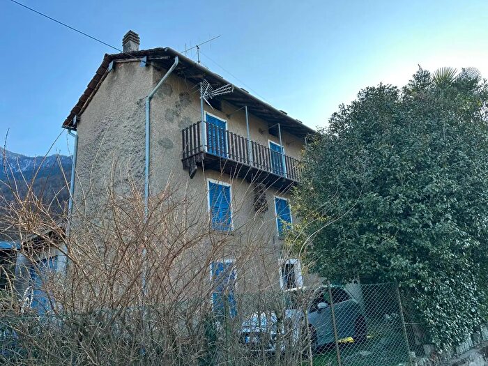 Casa quadrilocale in vendita in Via Cariola, Colico