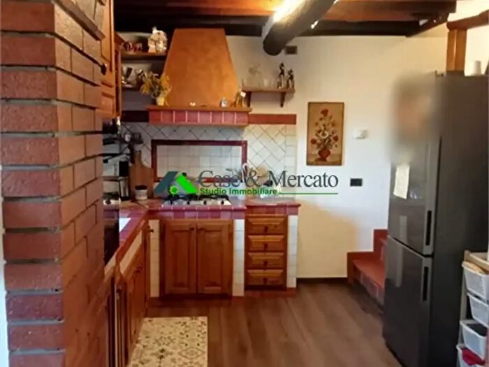 Casa con 7 locali in vendita in Lucca