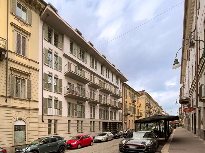 Casa trilocale in affitto in Via San Francesco di Paola, Via Roma, Torino