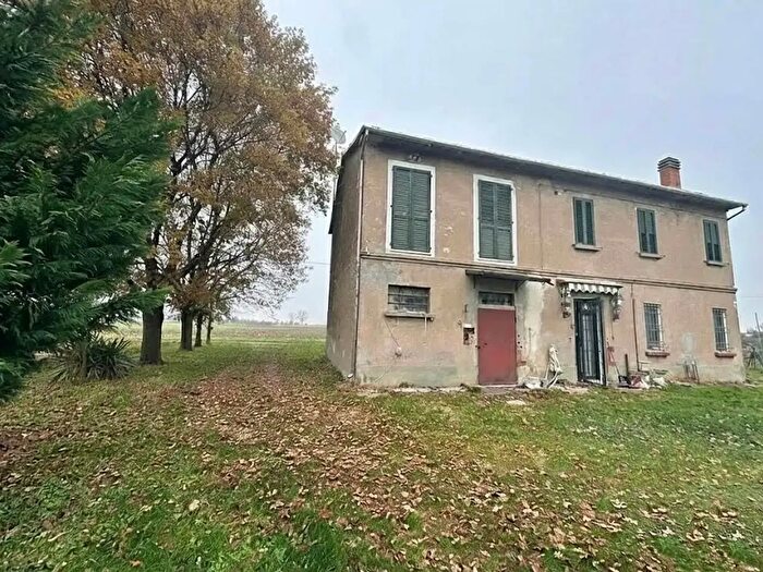 Casa con 11 locali in vendita in Lugo