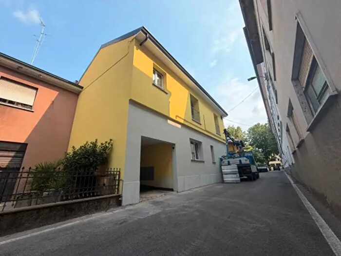 Appartamento trilocale in vendita in Via Febbraio, Cantu'