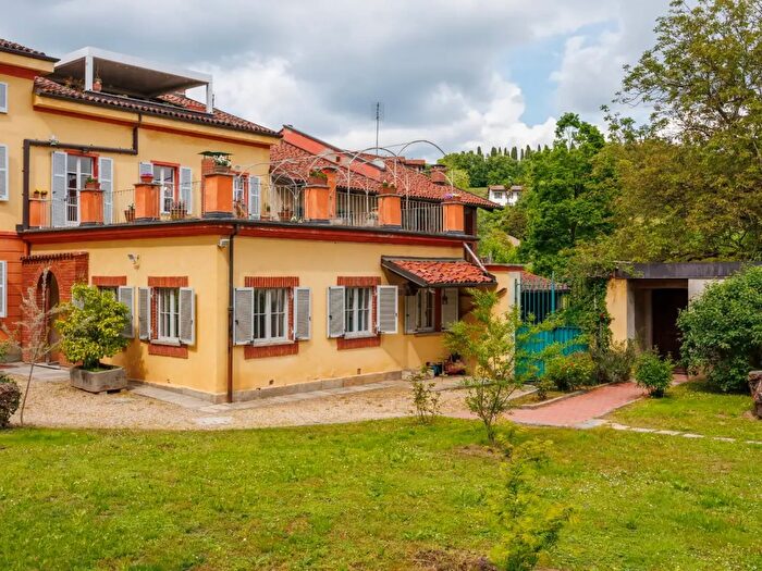 Appartamento con 7 locali in vendita in Strada Cenasco, Moncalieri