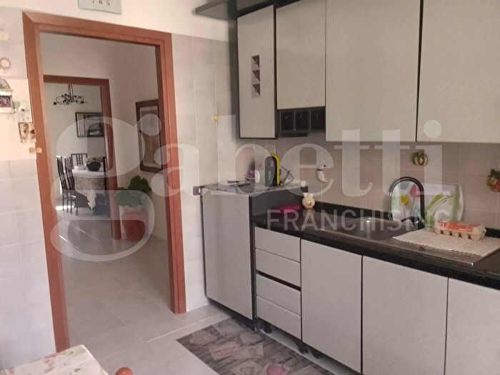 Appartamento quadrilocale in vendita in Piazza GBTedesco, Taranto