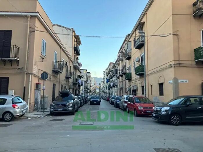 Appartamento trilocale in vendita in Via Venanzio Marvuglia, Palermo