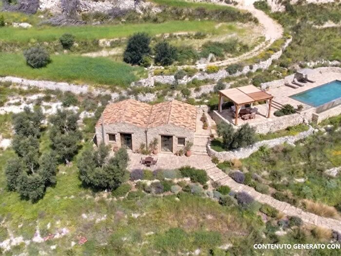 Casa in vendita in Contrada Serramargi, Ragusa
