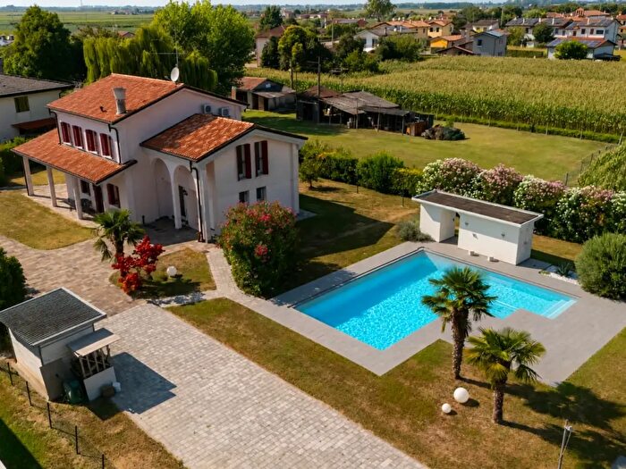 Casa con 5 locali in vendita in Via Staffolo a, Torre Di Mosto