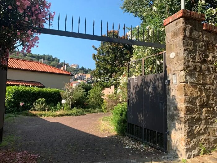 Casa con 6 locali in affitto in Via della Mandria, Trieste