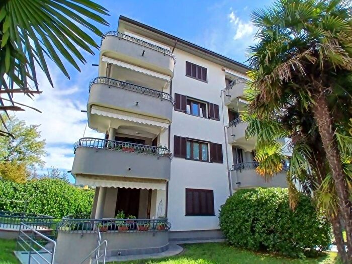 Appartamento trilocale in affitto in via don guanella montano lucino, Lucino, Montano Lucino