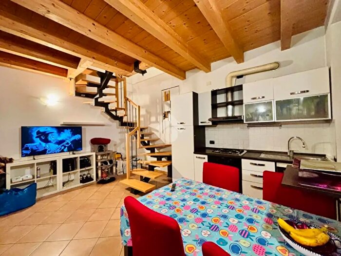 Appartamento bilocale in vendita in Via Raimondi, Fino Mornasco