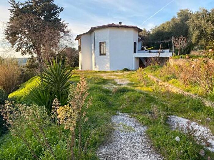 Casa con 6 locali in vendita in Manciano