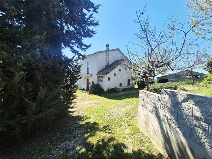 Casa con 12 locali in vendita in Strada Martella Casacarco, Elice