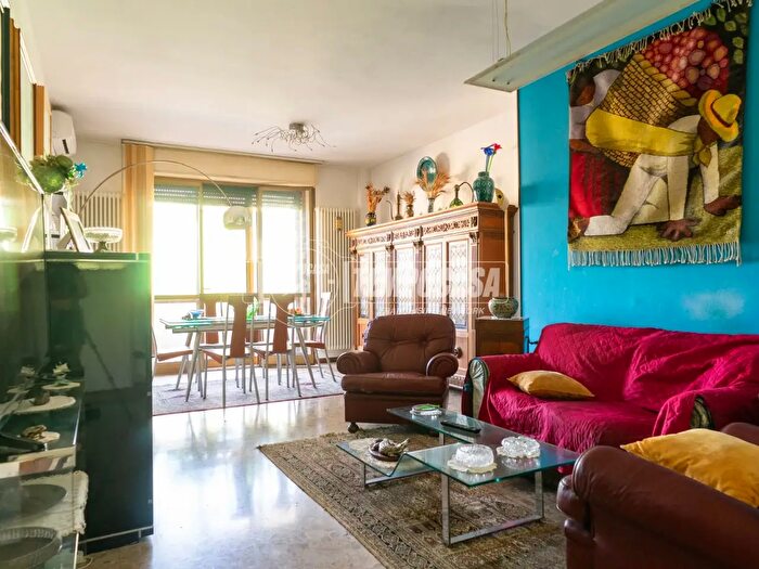 Appartamento trilocale in vendita in Via degli Oleandri, Fano