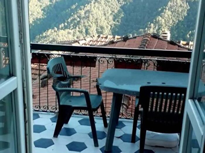 Appartamento con 6 locali in vendita in Via Cadro, Follo