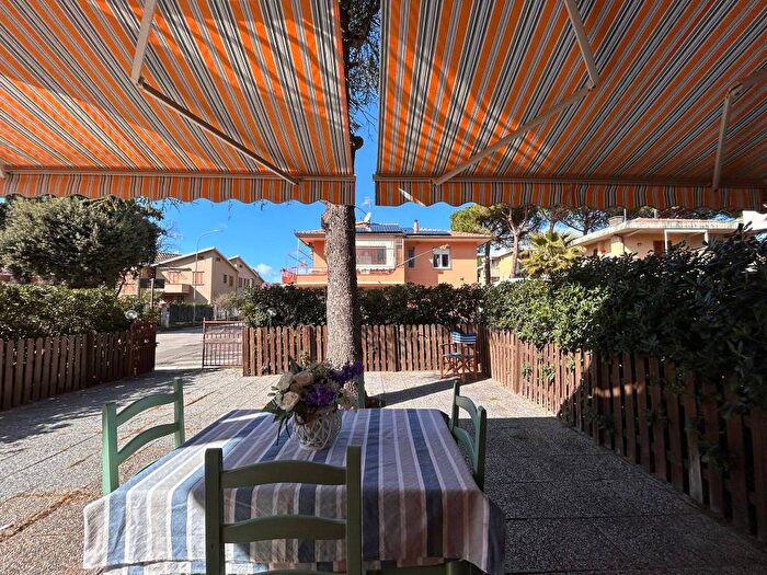 Appartamento trilocale in affitto in Via Isola di Corsica, Zona Nuova Pratoranieri, Follonica