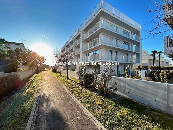 Appartamento quadrilocale in vendita in Via Rovigo, Jesolo