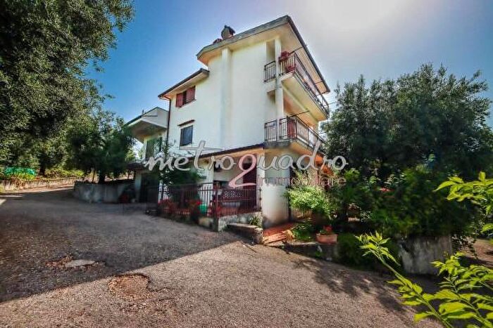 Casa con 6 locali in vendita in Itri
