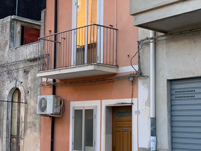 Casa bilocale in vendita in Via Roma, Giarratana