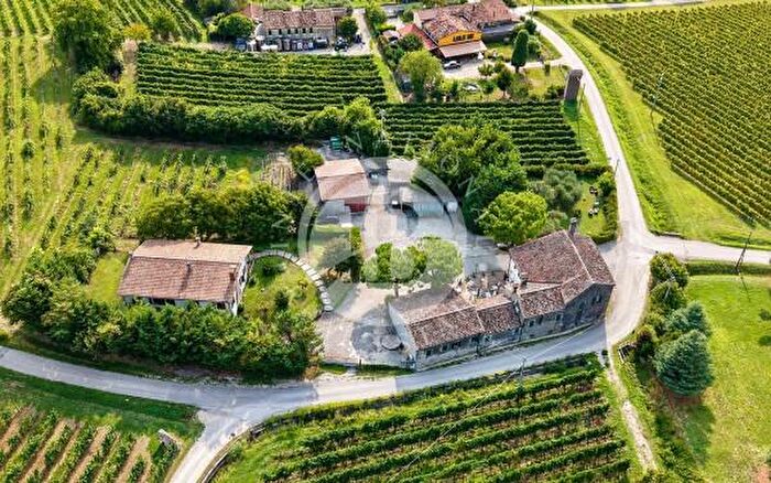 Casa con 6 locali in vendita in Vo