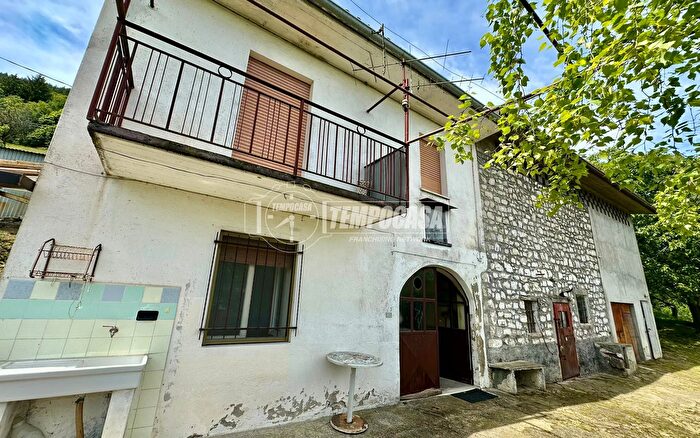 Casa trilocale in vendita in Località Feifo Sp, Parzanica