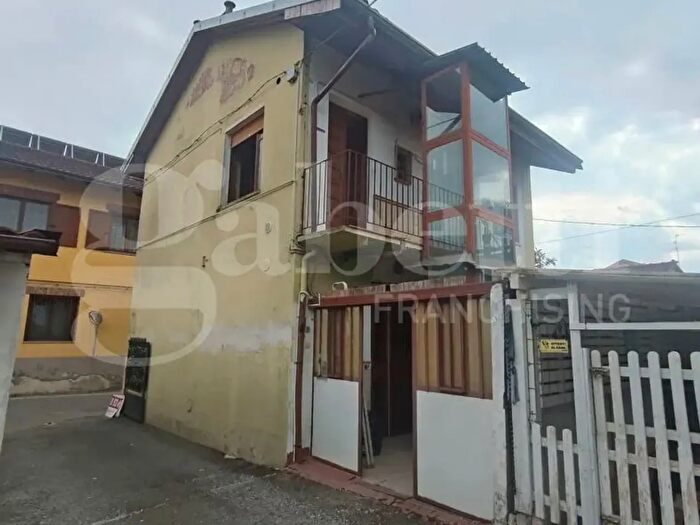 Casa con 5 locali in vendita in Via Giuseppe Mazzini, Cerrione