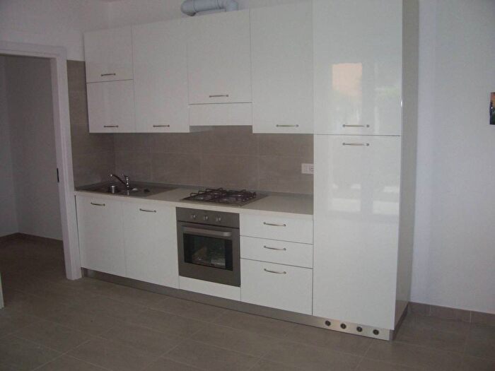 Appartamento bilocale in affitto in Via Giulio Carcano, Centro, Cantù