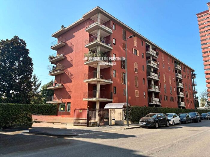 Appartamento trilocale in vendita in Via Trasimeno, Quartiere Adriano, Milano