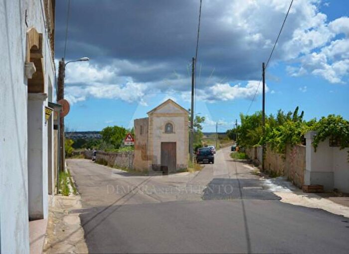 Casa con 6 locali in vendita in Contrada Marcurano, Alessano
